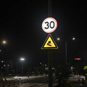 Warning Arrow Led Illuminated Traffic Signs System