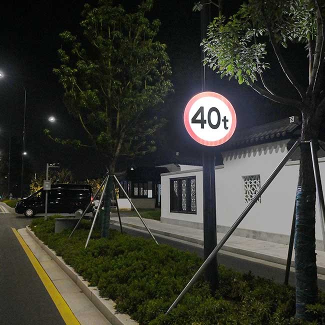 Solar Powered LED Flashing Traffic Signs